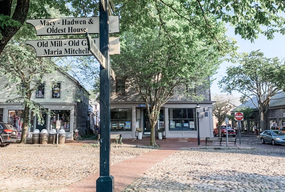 Quaint downtown area with shopping options