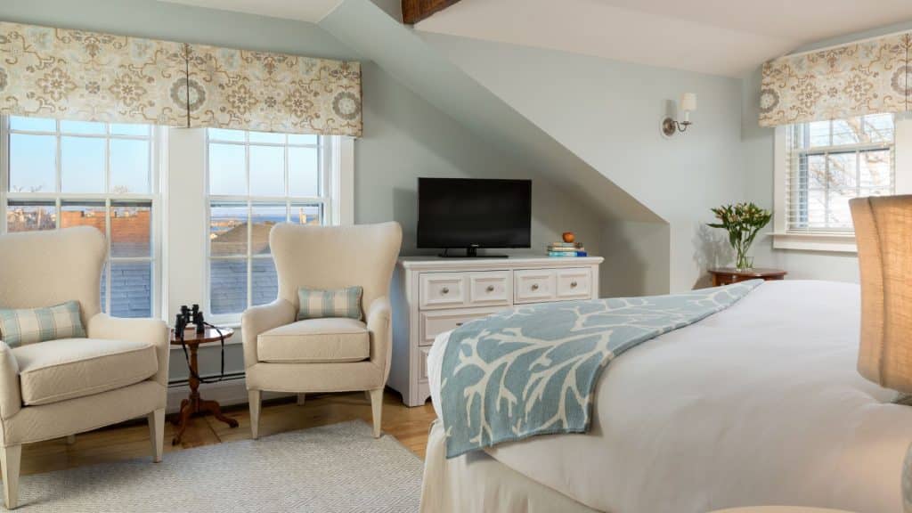 Brass Lantern Inn: Bed And Breakfast On Nantucket In Massachusetts